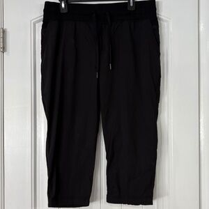 Dance studio crop black